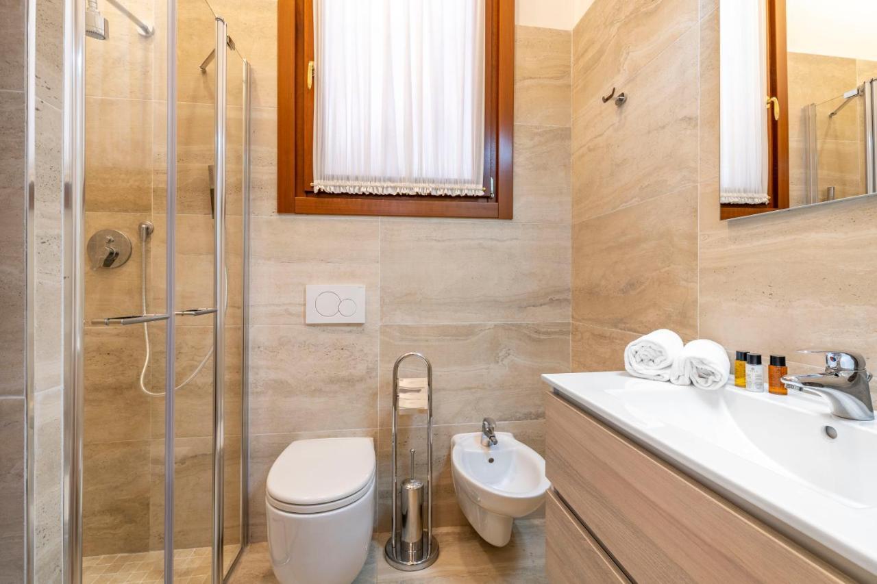 Residenza La Duchessa Deluxe Rooms เวนิส ภายนอก รูปภาพ